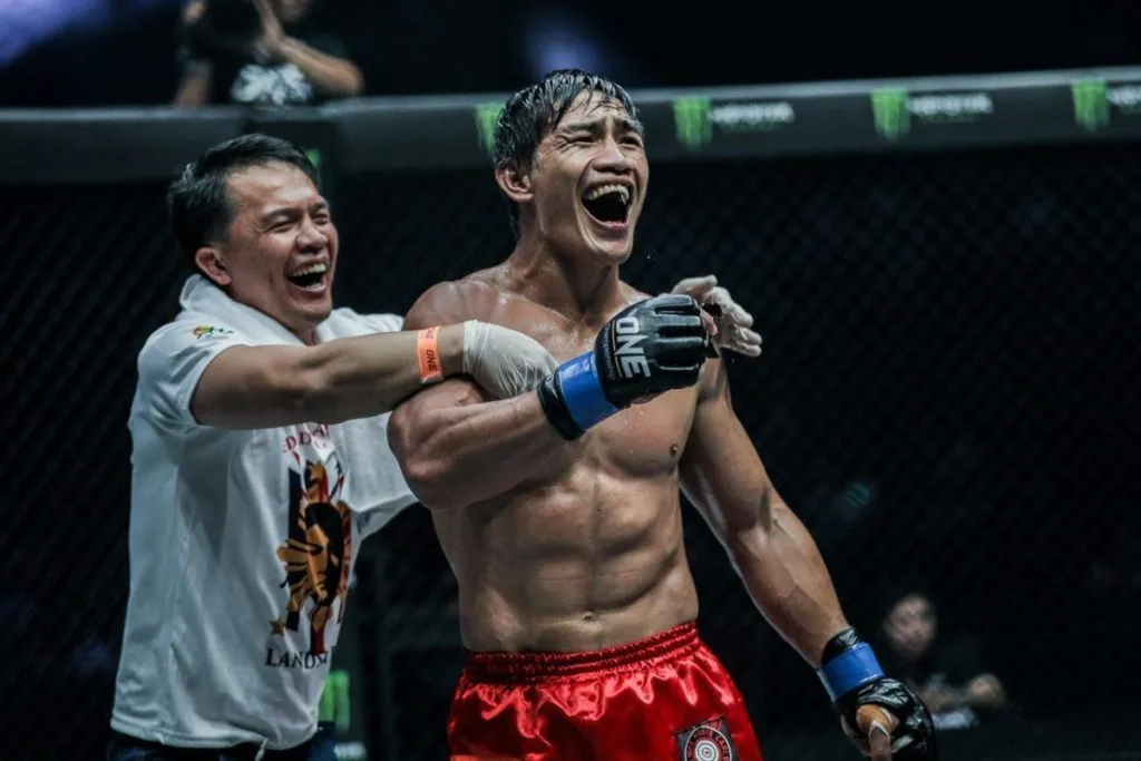 Eduard Folayang goes full circle in all-striking showdown with John Wayne Parr