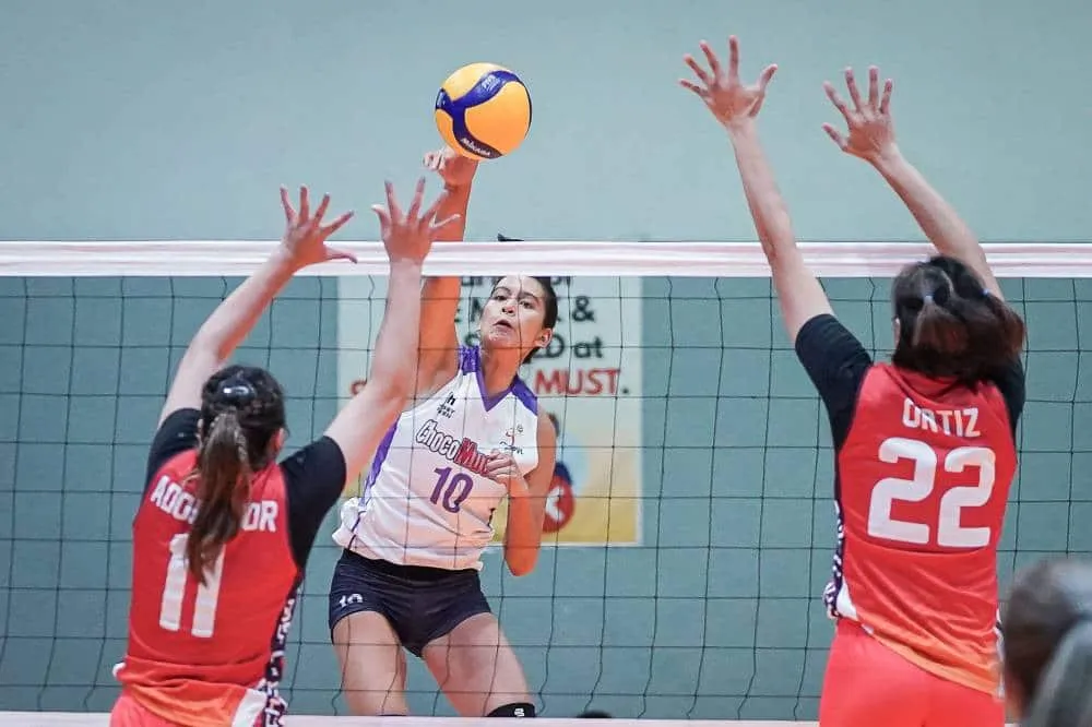Flying Titans squeak past Crossovers